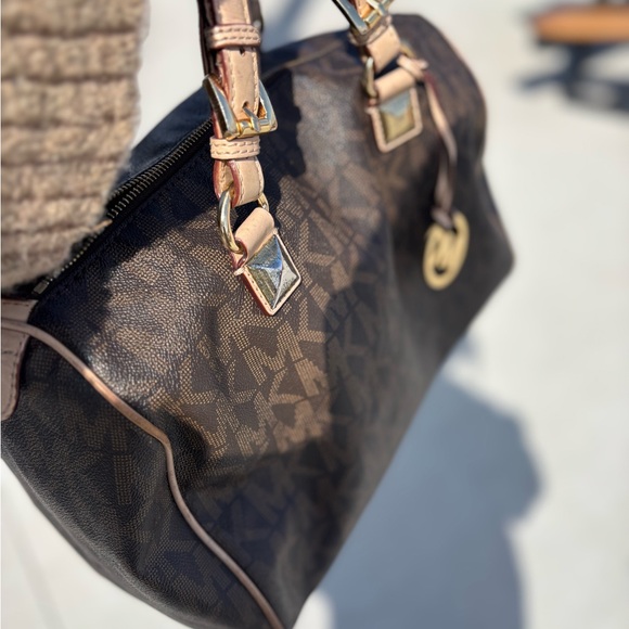 Authentic MICHAEL Michael Kors Satchel Bag - Picture 5 of 6